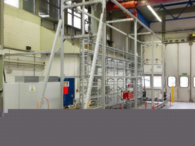 有线机器人技术的AS / RS原型。长度：12m，高度5m）