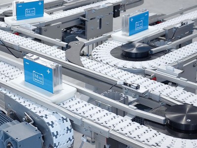 带电池的VersaFlex系统
VersaFlex输送机是许多行业的理性选择，包括电池行业。