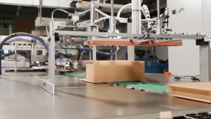 打包机器人1.jpg 打包机器人1.jpg